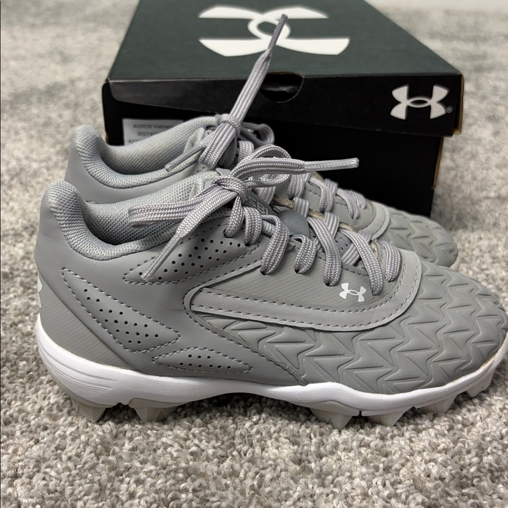 Under Armour Kids Gray Baseball Cleats - Picture 4 of 4